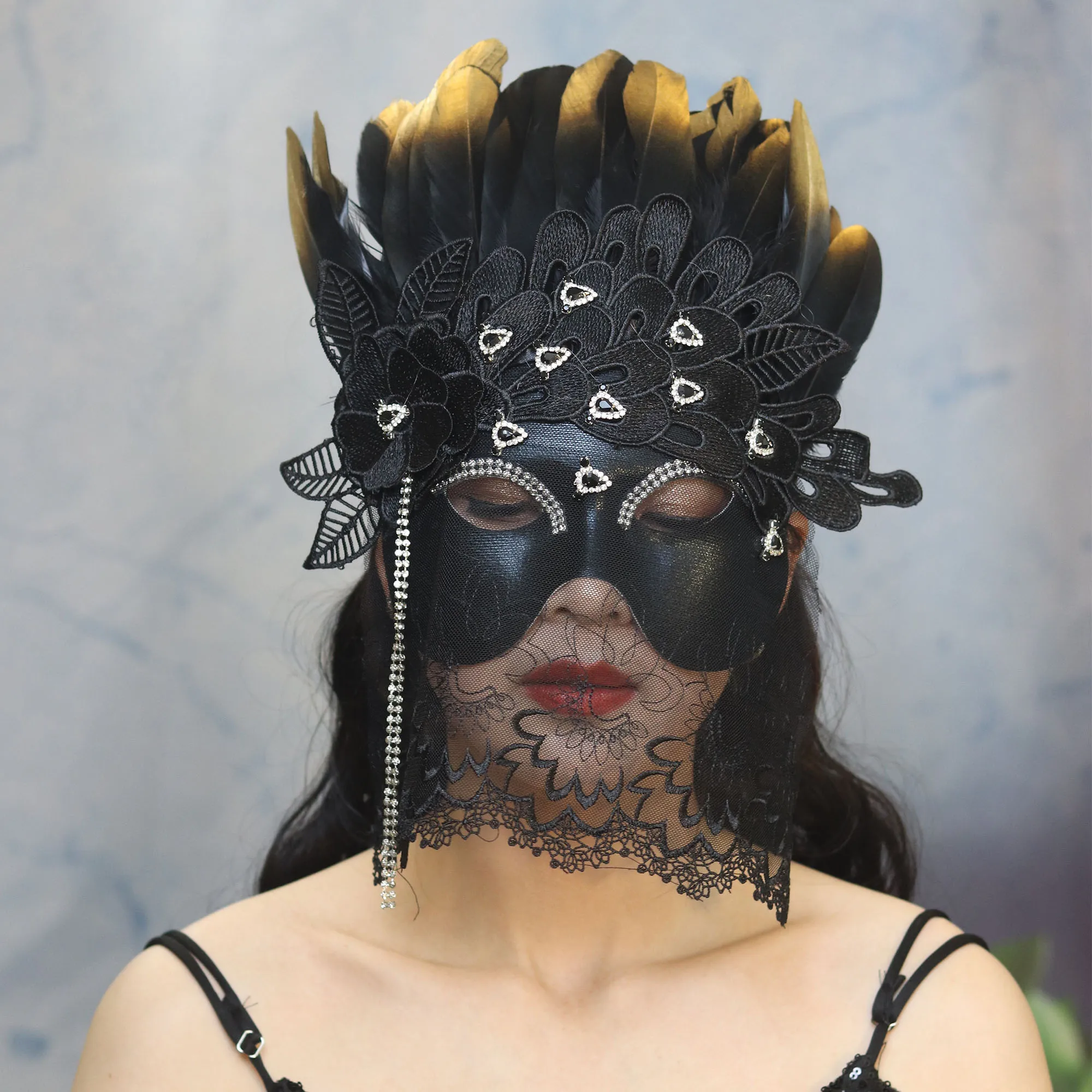 Mask Stage Halloween Christmas Feathers Black Venice Exaggerated Party Party Masked Men and Women
Mask Stage Halloween Christmas Feathers Black Venice Exaggerated Party Party Masked Men and Women