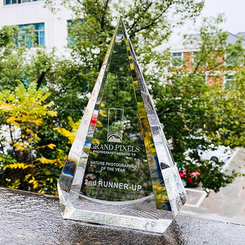 Customized Transparent Triangle Shaped Iceberg Crystal Trophy, Excellent Staff Annual Meeting Awards, Home Decoration Medal, 1Pc
Customized Transparent Triangle Shaped Iceberg Crystal Trophy, Excellent Staff Annual Meeting Awards, Home Decoration Medal, 1Pc