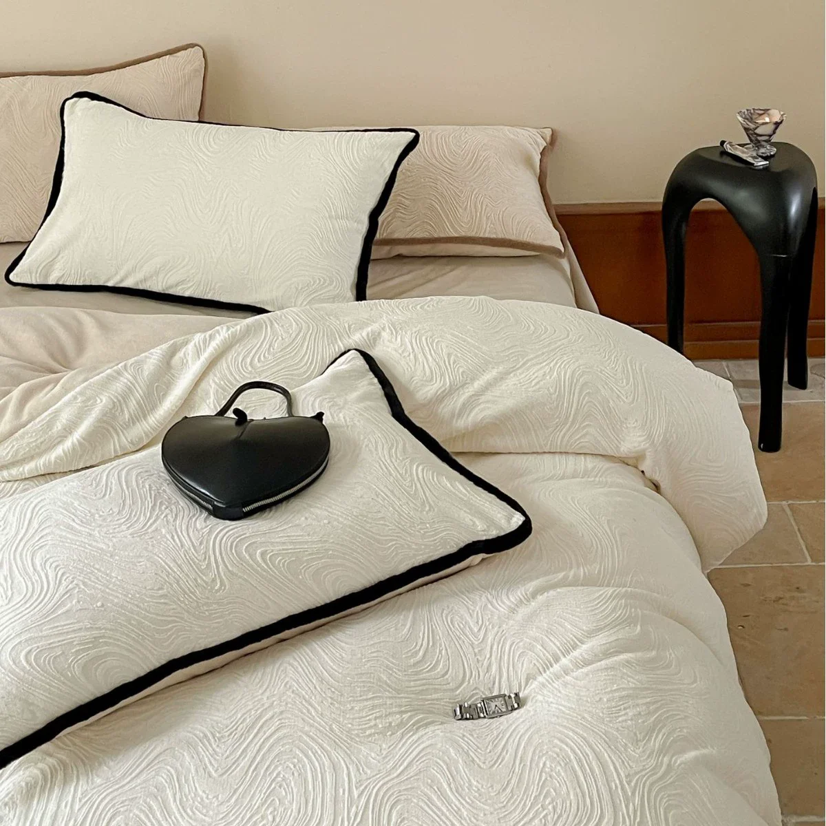 Premier Jacquard Winter 4pcs Bedding Sets Simple Design Warm Quilt Cover Bedspread Pillowcases for Women Bedroom
Premier Jacquard Winter 4pcs Bedding Sets Simple Design Warm Quilt Cover Bedspread Pillowcases for Women Bedroom