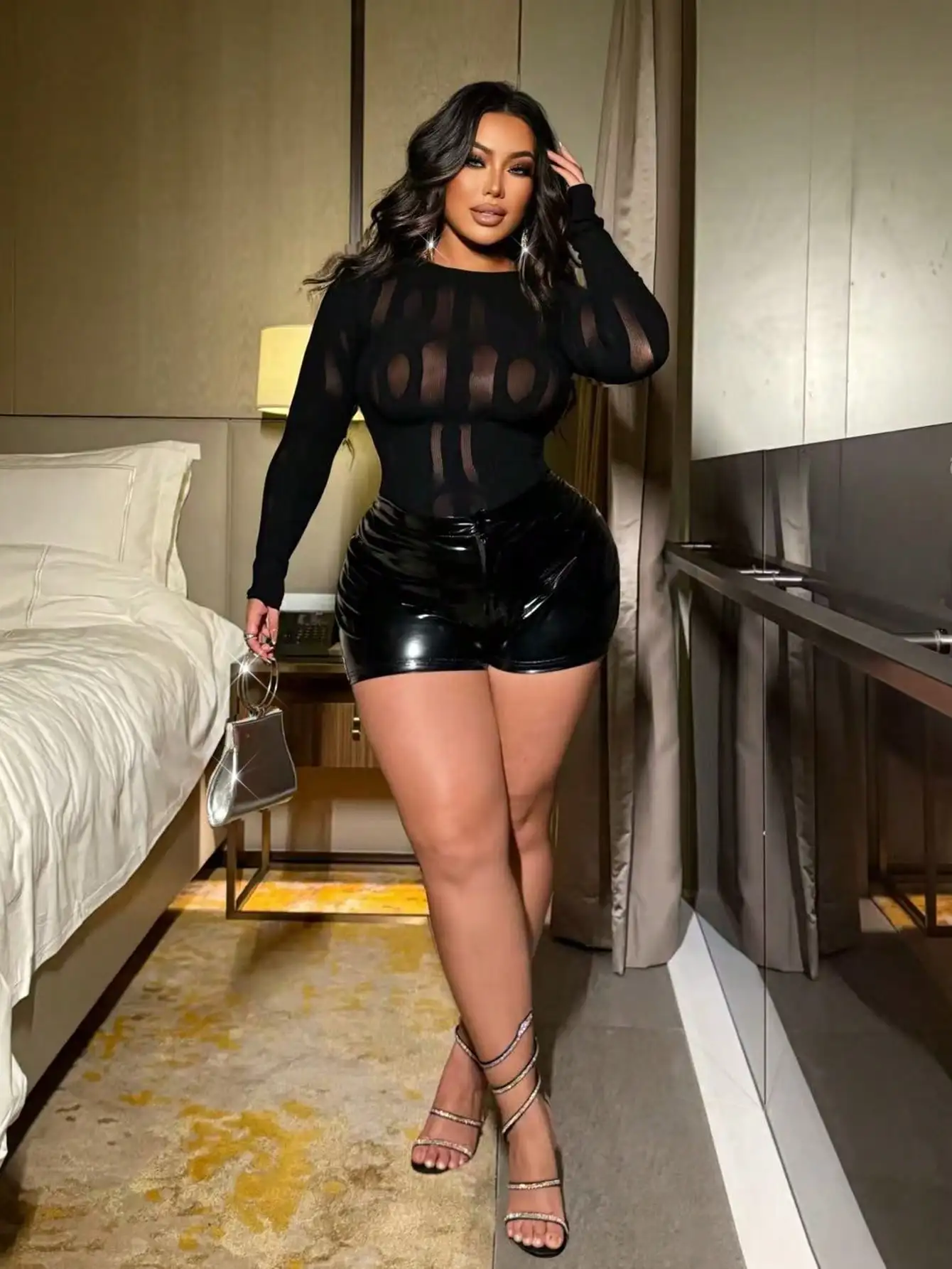 Plus Size Women's Black Sexy Sheer Mesh Long Sleeve Top Hollow Out See Through Slim Fitted Night Out Club Party Top
Plus Size Women's Black Sexy Sheer Mesh Long Sleeve Top Hollow Out See Through Slim Fitted Night Out Club Party Top