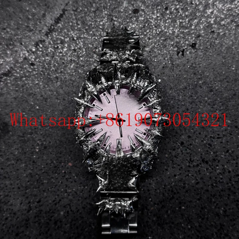 Фигурные розовые, желтые, зеленые змеиные весы, паяльные часы с шипами, тренд тяжелой промышленности
Фигурные розовые, желтые, зеленые змеиные весы, паяльные часы с шипами, тренд тяжелой промышленности