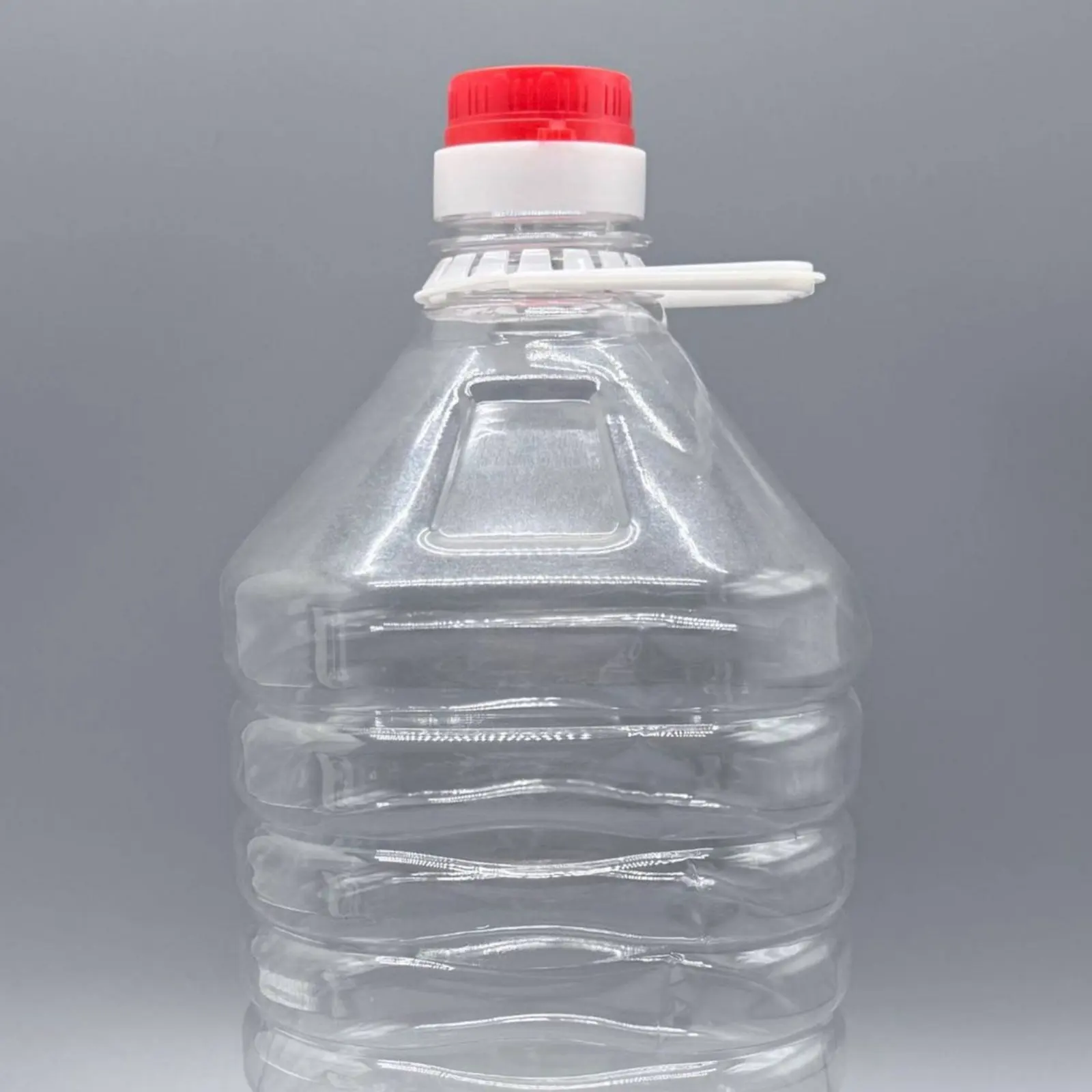 PET Plastic Barrel with Handle Long-Lasting Transparent Oil Container Large Capacity Plastic Bottle Health-Safe Clear Liquid
PET Plastic Barrel with Handle Long-Lasting Transparent Oil Container Large Capacity Plastic Bottle Health-Safe Clear Liquid