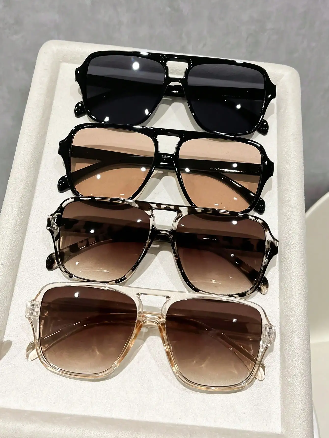 4-Pack Square Frame Sunglasses with Gradient & Solid Lenses for Outdoor Casual Wear
4-Pack Square Frame Sunglasses with Gradient & Solid Lenses for Outdoor Casual Wear