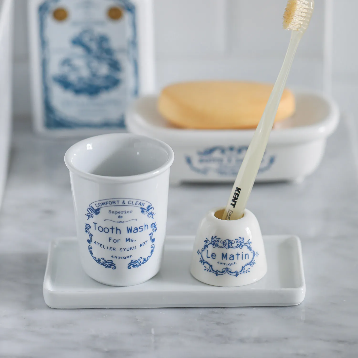 Керамическая подставка для зубных щеток, сине-белая ваза-органайзер для кистей для макияжа в стиле китайского искусства
Керамическая подставка для зубных щеток, сине-белая ваза-органайзер для кистей для макияжа в стиле китайского искусства