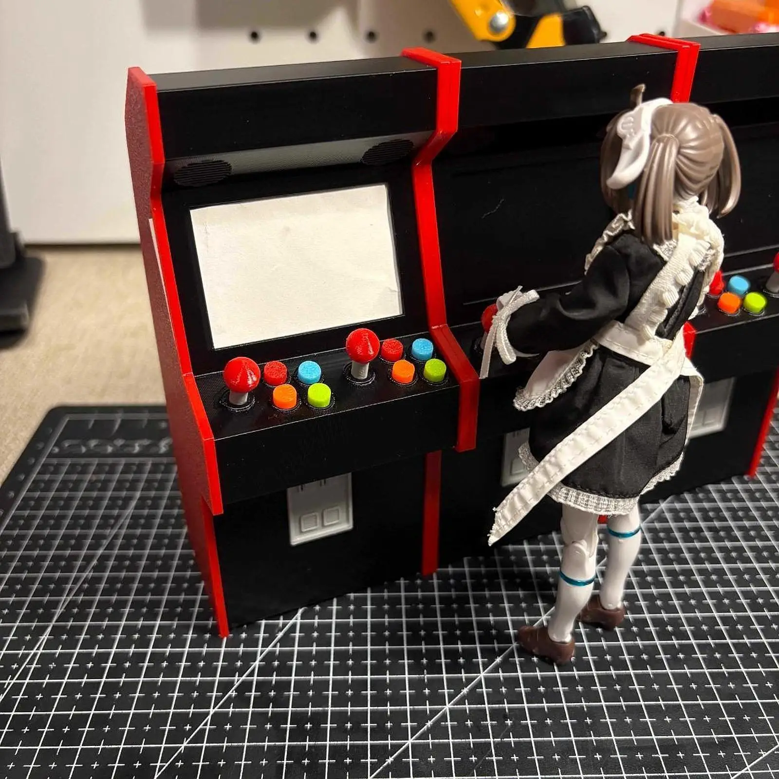 Miniature Arcade Machine Model 1/12 Sturdy Simulation for Dioramas DIY Craft
Miniature Arcade Machine Model 1/12 Sturdy Simulation for Dioramas DIY Craft