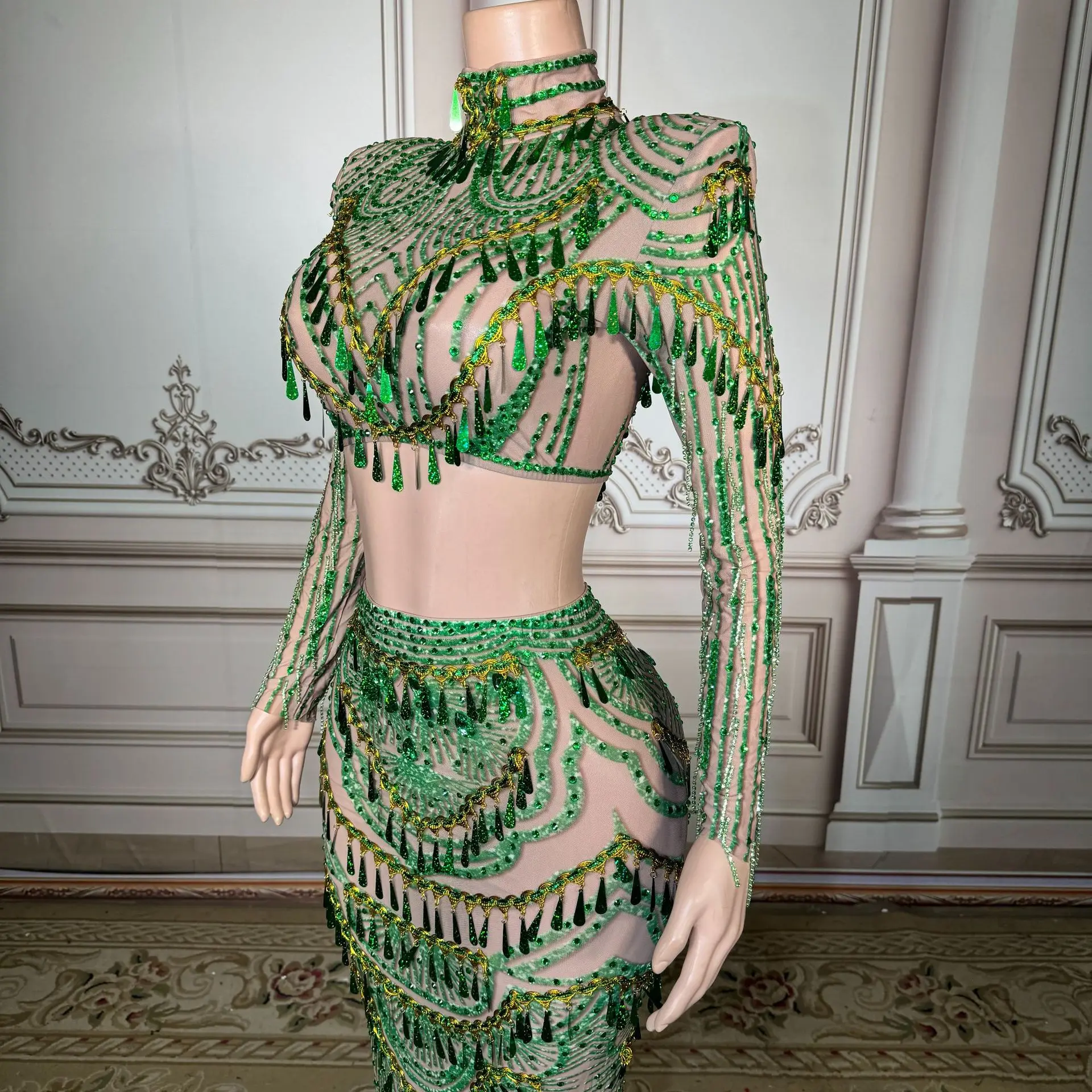Gorgeous Elegant Shiny Emerald Green Water Diamond Fitted Dress for Model Red Carpet Walk-off Show Singer's Formal Gown
Gorgeous Elegant Shiny Emerald Green Water Diamond Fitted Dress for Model Red Carpet Walk-off Show Singer's Formal Gown