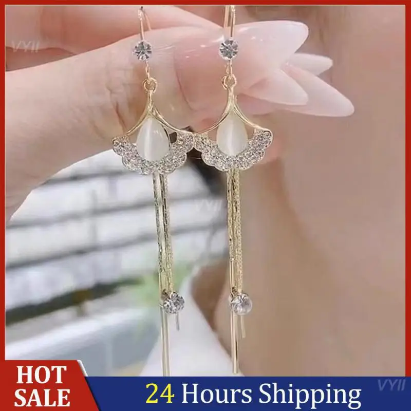 Tassel Earrings All-match Temperament Fashion Accessories Green Versatile Earrings Elegant Earrings Elegant Design Perfect Gift
Tassel Earrings All-match Temperament Fashion Accessories Green Versatile Earrings Elegant Earrings Elegant Design Perfect Gift