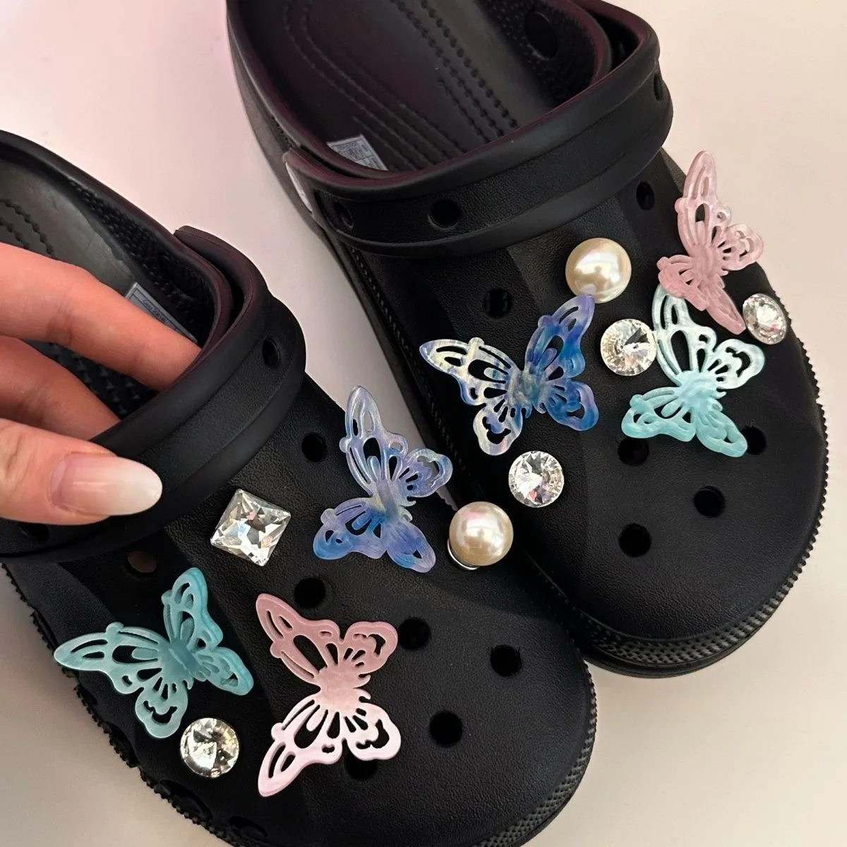 Colorful Hollow Butterfly Series Charms for Crocs Beautiful Footwear Decoration Elegant Shoe Accessories Popular Clogs Buckle
Colorful Hollow Butterfly Series Charms for Crocs Beautiful Footwear Decoration Elegant Shoe Accessories Popular Clogs Buckle