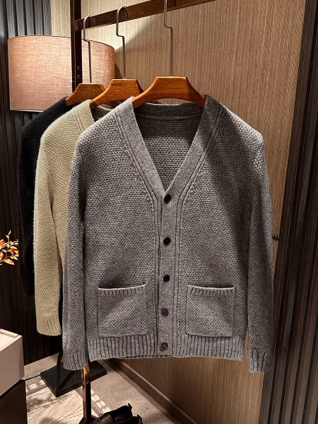 Spring 2026 Men's Versatile Color V-Neck Thick Knitted Open Cardigan Sweater Jacket Simple European Style Soft Polyeste...
Spring 2026 Men's Versatile Color V-Neck Thick Knitted Open Cardigan Sweater Jacket Simple European Style Soft Polyeste...