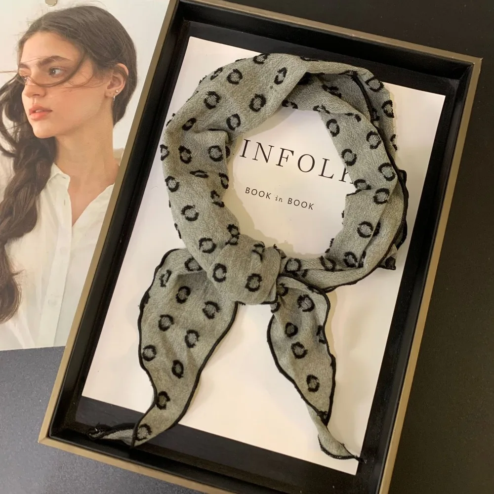 Fashion Sweet Snow Flower Scarves Korean Style Soft Cotton Linen Headscarf Headkerchief Stripe Print Triangle Hijab Scarf Summer
Fashion Sweet Snow Flower Scarves Korean Style Soft Cotton Linen Headscarf Headkerchief Stripe Print Triangle Hijab Scarf Summer