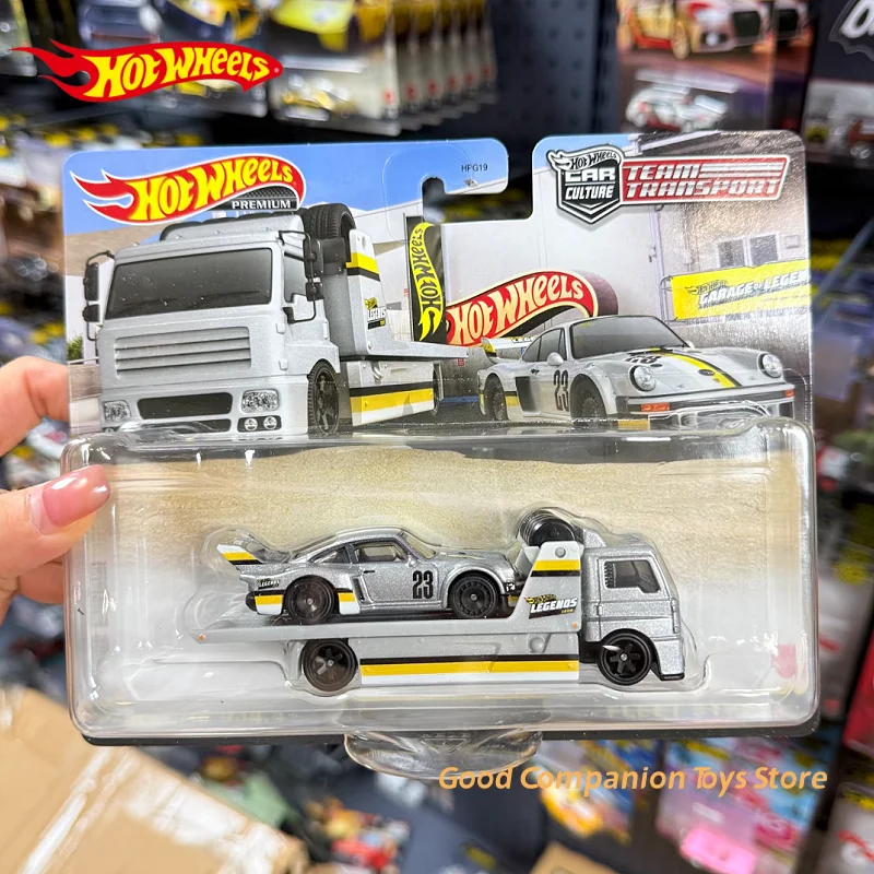 Оригинальная литая модель автомобиля Hot Wheels 1:64 премиум-класса Legends Tour Team Transport Porsche 934.5 и Fleet Street, литая модель автомобиля
Оригинальная литая модель автомобиля Hot Wheels 1:64 премиум-класса Legends Tour Team Transport Porsche 934.5 и Fleet Street, литая модель автомобиля
