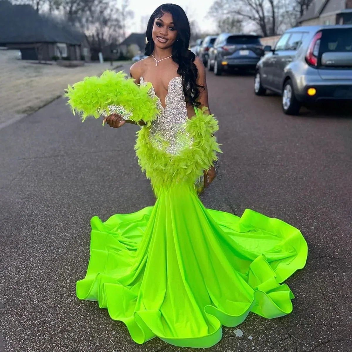 Luxury Sheer Long Prom Dress For Black Girls Diamond Feather Birthday Party Dress African Evening Gown Robe De Customized 2026
Luxury Sheer Long Prom Dress For Black Girls Diamond Feather Birthday Party Dress African Evening Gown Robe De Customized 2026