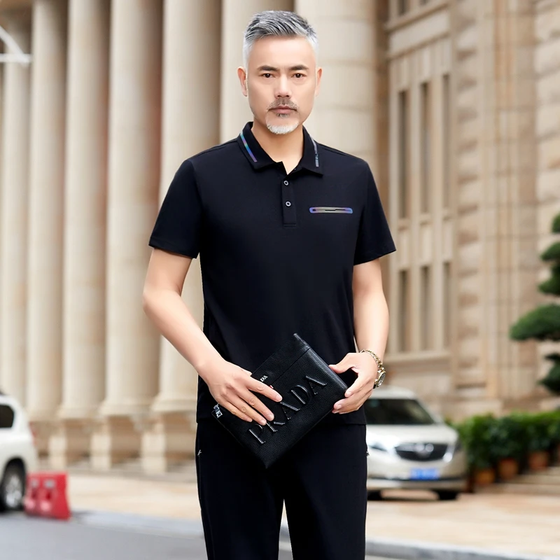 Новый летний комплект 2025 года: мужская футболка с отложным воротником и шорты для мужчин среднего и старшего возраста, для повседневного и делового стиля
Новый летний комплект 2025 года: мужская футболка с отложным воротником и шорты для мужчин среднего и старшего возраста, для повседневного и делового стиля