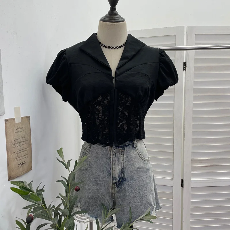 Short Lace Shirt Hollow Out Women's Summer Spicy Girl Short Sleeved Slim Waist V-neck Top
Short Lace Shirt Hollow Out Women's Summer Spicy Girl Short Sleeved Slim Waist V-neck Top