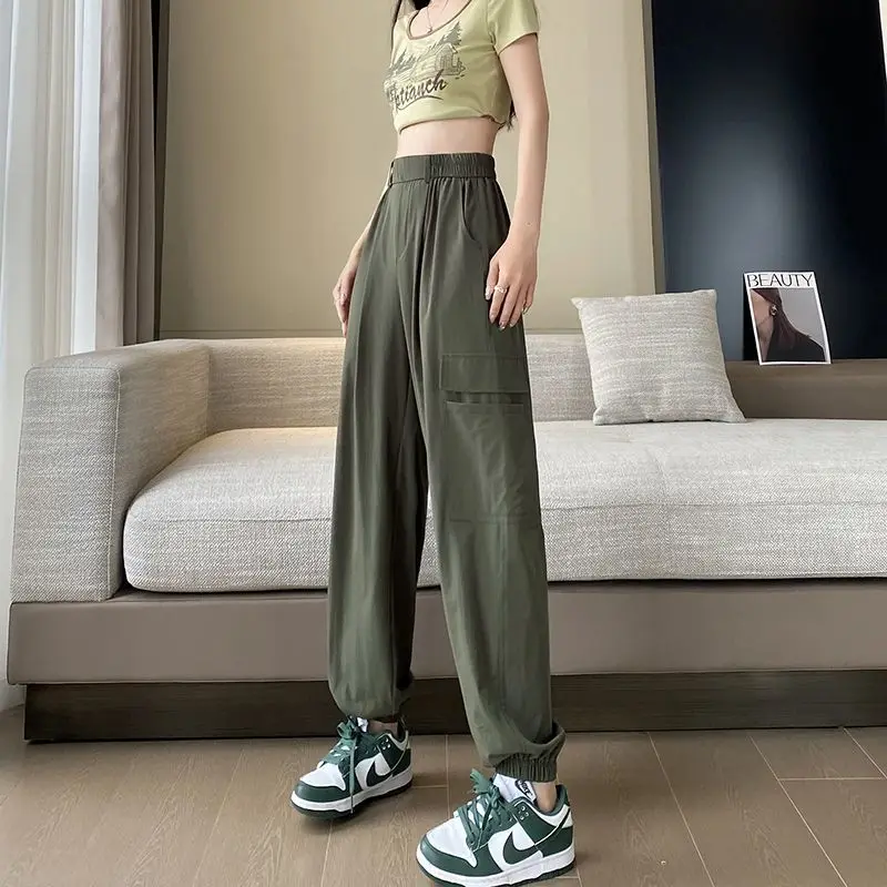 2023 New Spring and Summer Fashion Trend High Waist Slim Multi Pocket Casual Loose Sports Ice Silk Quick Drying Cargo Pants
2023 New Spring and Summer Fashion Trend High Waist Slim Multi Pocket Casual Loose Sports Ice Silk Quick Drying Cargo Pants