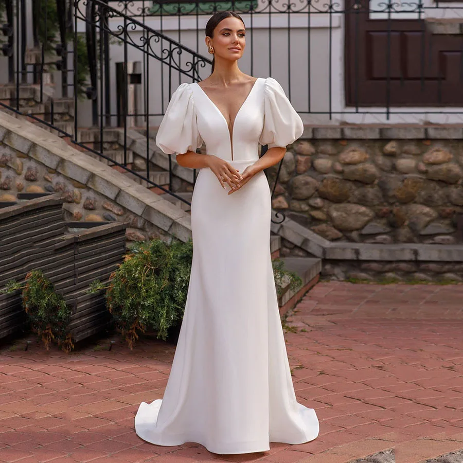 Customized Retro V Neck Puff Sleeve Wedding Dresses Backless Trumpet Dress Bride Gown Solid Color Lace-up Court Train
Customized Retro V Neck Puff Sleeve Wedding Dresses Backless Trumpet Dress Bride Gown Solid Color Lace-up Court Train