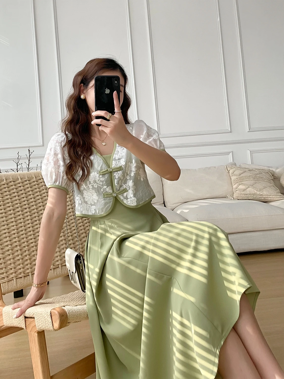 Elegant New Chinese Style Dress Two-Piece Set HESIHUA Traditional Yet Fashionable Women's Outfit for Summer 2023
Elegant New Chinese Style Dress Two-Piece Set HESIHUA Traditional Yet Fashionable Women's Outfit for Summer 2023