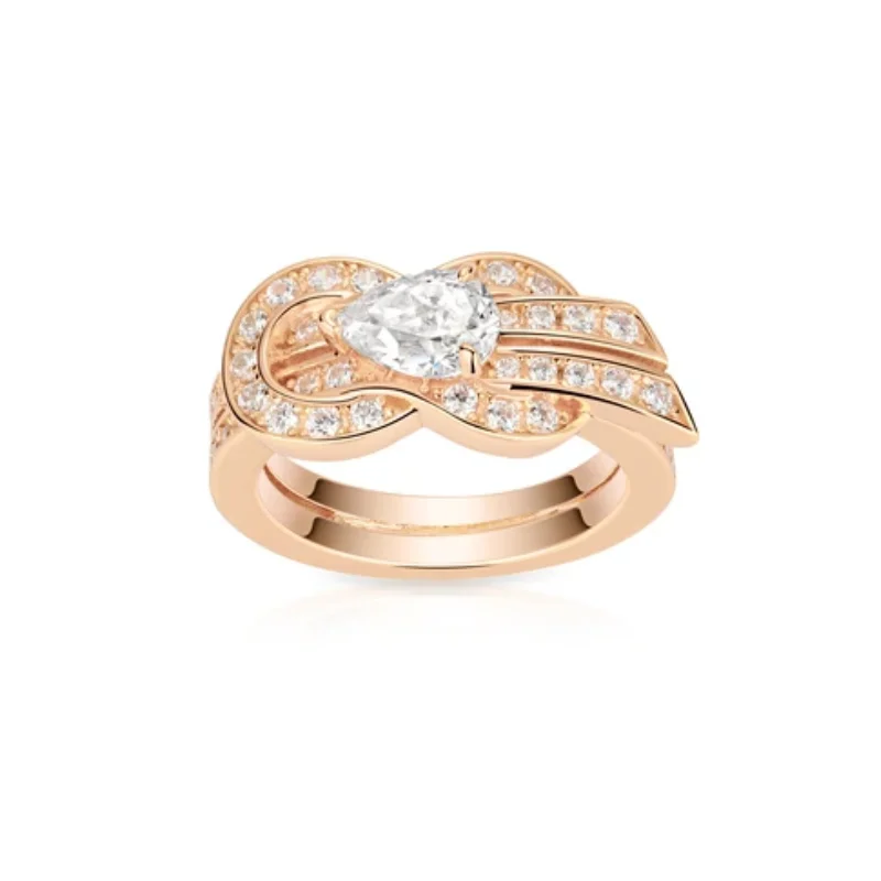 Bellux 925 Silver Synthetic Zircon Rings Champagne Gold Plated White Drop Diamond Ribbon Design Charm Jewelry Ring
Bellux 925 Silver Synthetic Zircon Rings Champagne Gold Plated White Drop Diamond Ribbon Design Charm Jewelry Ring