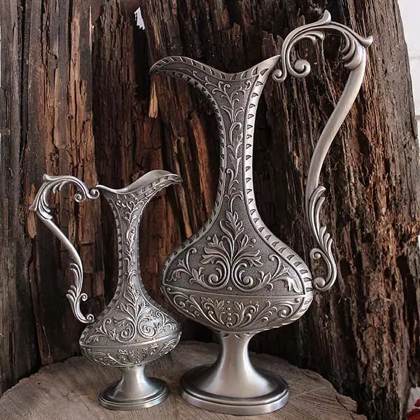 Retro Metal Bronze Vase, Nordic Tin Antique American Home Decoration Ornament, Flower Ornament
Retro Metal Bronze Vase, Nordic Tin Antique American Home Decoration Ornament, Flower Ornament