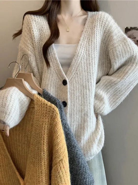 plus Size Lazy Style Knitted Sweater Coat Women's Autumn Winter New Korean Loose Slimming Casual Knitted Top for plus Size
plus Size Lazy Style Knitted Sweater Coat Women's Autumn Winter New Korean Loose Slimming Casual Knitted Top for plus Size