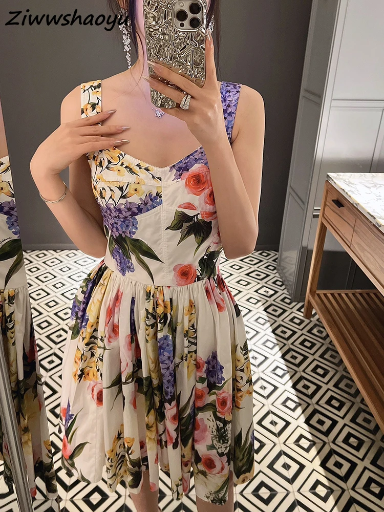 High Quality Summer Women Fashion Runway Designer Sexy Spaghetti Strap Multicolor Printed High Waist Big Swing Cotton Dresses
High Quality Summer Women Fashion Runway Designer Sexy Spaghetti Strap Multicolor Printed High Waist Big Swing Cotton Dresses