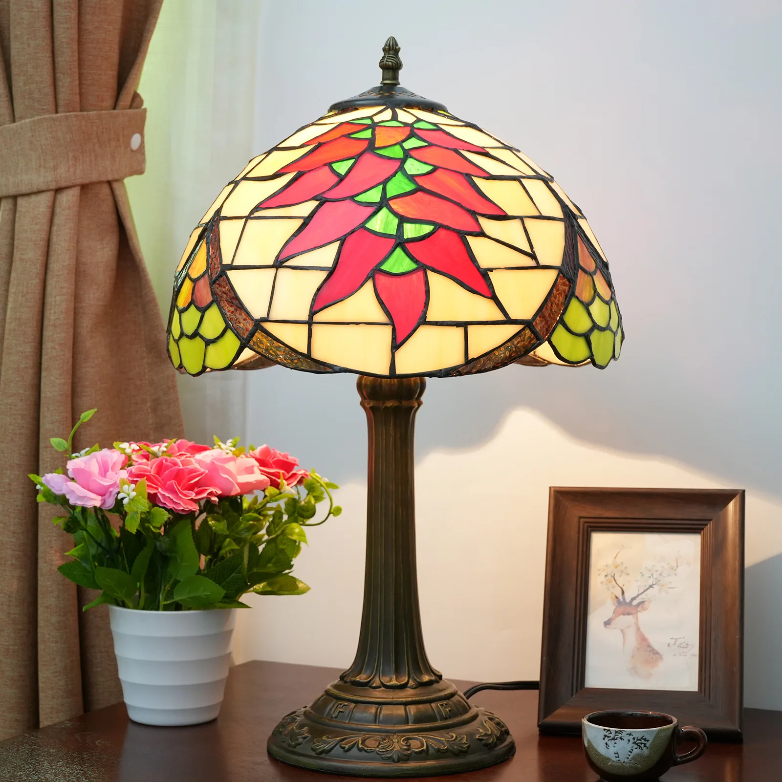 30cm Colored Glass Desk Lamp Harvest Chili Lampshade Restaurant Bar Table Lamp Living Room Bedroom Bedside Light 
30cm Colored Glass Desk Lamp Harvest Chili Lampshade Restaurant Bar Table Lamp Living Room Bedroom Bedside Light