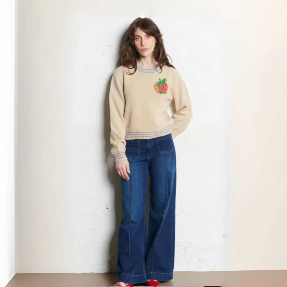 Cute Little Knitted Sweater Sweet Floral Embroidery Women's Fashion Medium Weight Long Sleeve round Neck Short Coat
Cute Little Knitted Sweater Sweet Floral Embroidery Women's Fashion Medium Weight Long Sleeve round Neck Short Coat