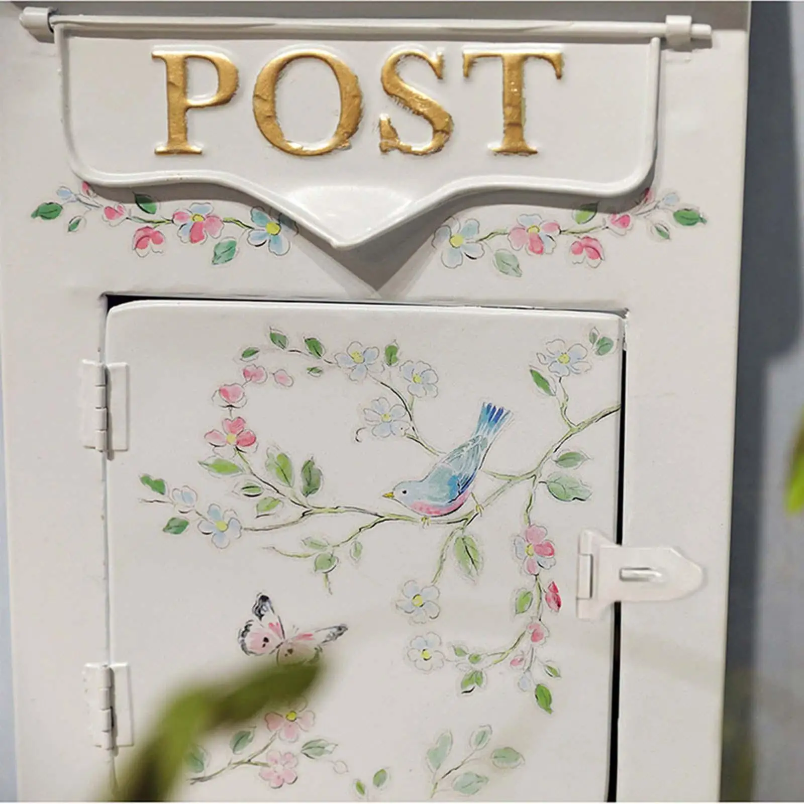 Wall Mounted Mailbox European Style Post Letter Retro Style Mail Box Letterbox for Outdoor Door External Home Decorative Office
Wall Mounted Mailbox European Style Post Letter Retro Style Mail Box Letterbox for Outdoor Door External Home Decorative Office