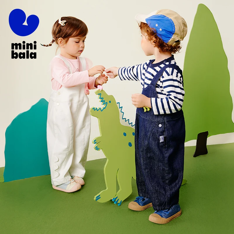 Mini Bala Kids Overalls Set Cute Long Sleeve Cotton T-Shirt and Soft Denim 2-Piece Set
Mini Bala Kids Overalls Set Cute Long Sleeve Cotton T-Shirt and Soft Denim 2-Piece Set