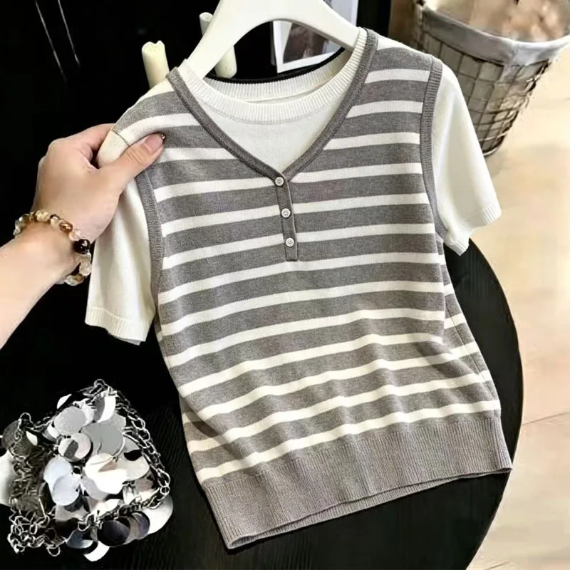 Knitted Sweater Women Pullovers New V-Neck Striped Knit Sweater Pullover Women Tops Summer Short Sleeve Sueters De Mujer Q5124
Knitted Sweater Women Pullovers New V-Neck Striped Knit Sweater Pullover Women Tops Summer Short Sleeve Sueters De Mujer Q5124