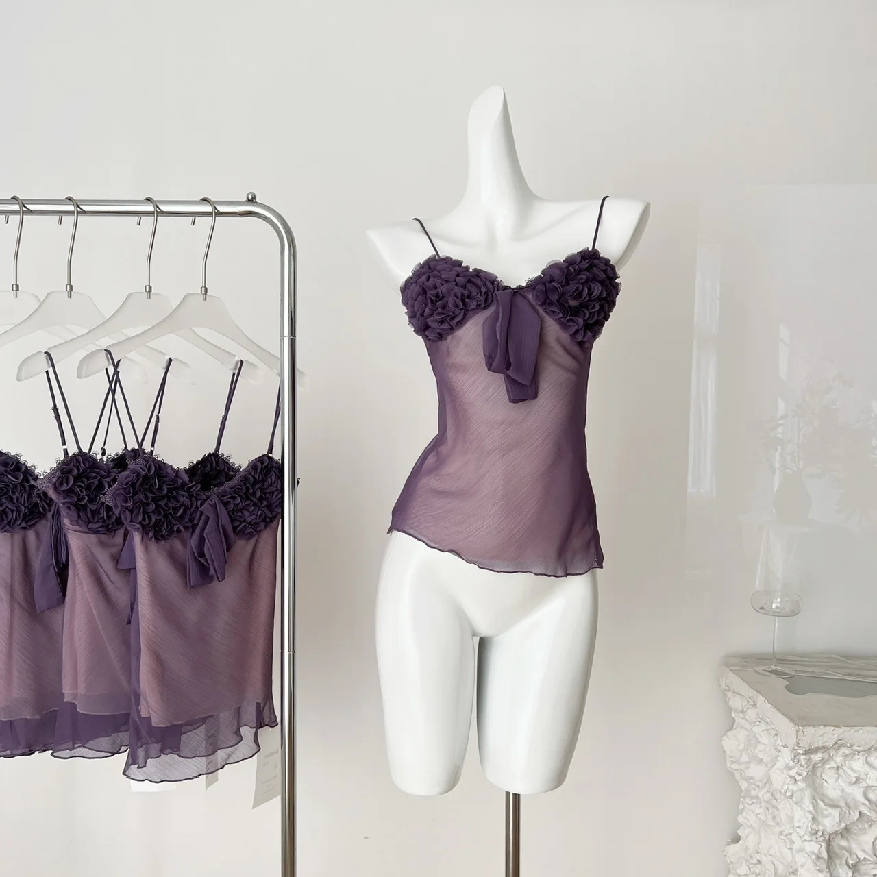 Luxury Silk Camisole Top Rose Sexy but Cute Handmade Satin Cami for Women Elegant Lace Trim Slip Vest High Quality
Luxury Silk Camisole Top Rose Sexy but Cute Handmade Satin Cami for Women Elegant Lace Trim Slip Vest High Quality