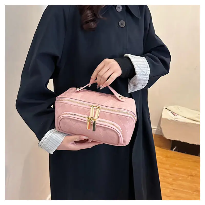 Portable PU Makeup Bag Girl Leisure Travel Ringge Opening Separation Cosmetic Household Storage Wash Bag Bags for Woman
Portable PU Makeup Bag Girl Leisure Travel Ringge Opening Separation Cosmetic Household Storage Wash Bag Bags for Woman