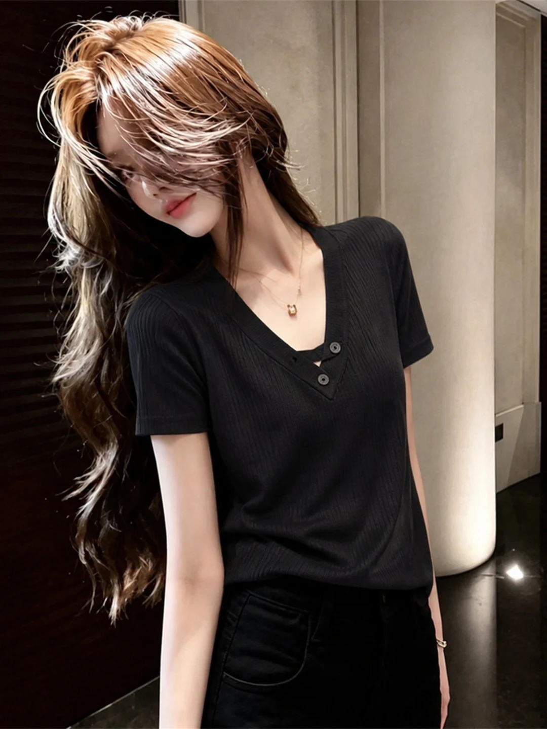 Korean Style Casual Ice Silk Knitted Short Sleeve V-Neck Top Fashionable Versatile Summer Shirt New Arrival Elegant Fashion
Korean Style Casual Ice Silk Knitted Short Sleeve V-Neck Top Fashionable Versatile Summer Shirt New Arrival Elegant Fashion