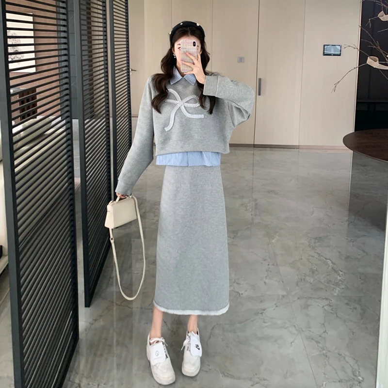 Новинка 2025 года, осень-зима, комплект из 3 предметов, женская рубашка в корейском стиле, модная юбка, вязаный комплект, женский однотонный свитер, винтажный костюм 
Новинка 2025 года, осень-зима, комплект из 3 предметов, женская рубашка в корейском стиле, модная юбка, вязаный комплект, женский однотонный свитер, винтажный костюм