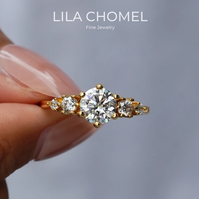 French Style Women Engagement 18K Gold Wedding Band 1CT Moissanite Diamond Lover Valentine's Day Girlfriend Birthday Gift Rings
French Style Women Engagement 18K Gold Wedding Band 1CT Moissanite Diamond Lover Valentine's Day Girlfriend Birthday Gift Rings