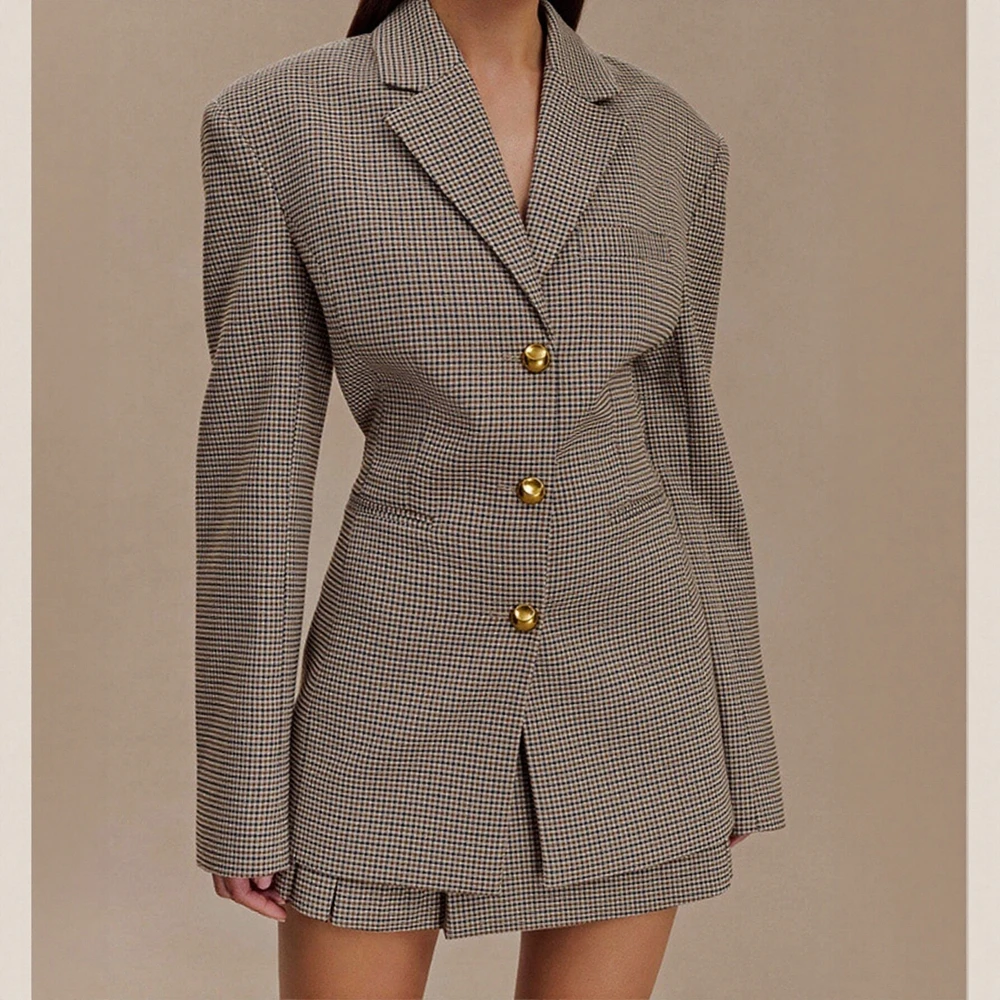 Женский осенний клетчатый пиджак с длинными рукавами и лацканами, приталенный деловой пиджак, модная верхняя одежда в зрелом стиле
Женский осенний клетчатый пиджак с длинными рукавами и лацканами, приталенный деловой пиджак, модная верхняя одежда в зрелом стиле