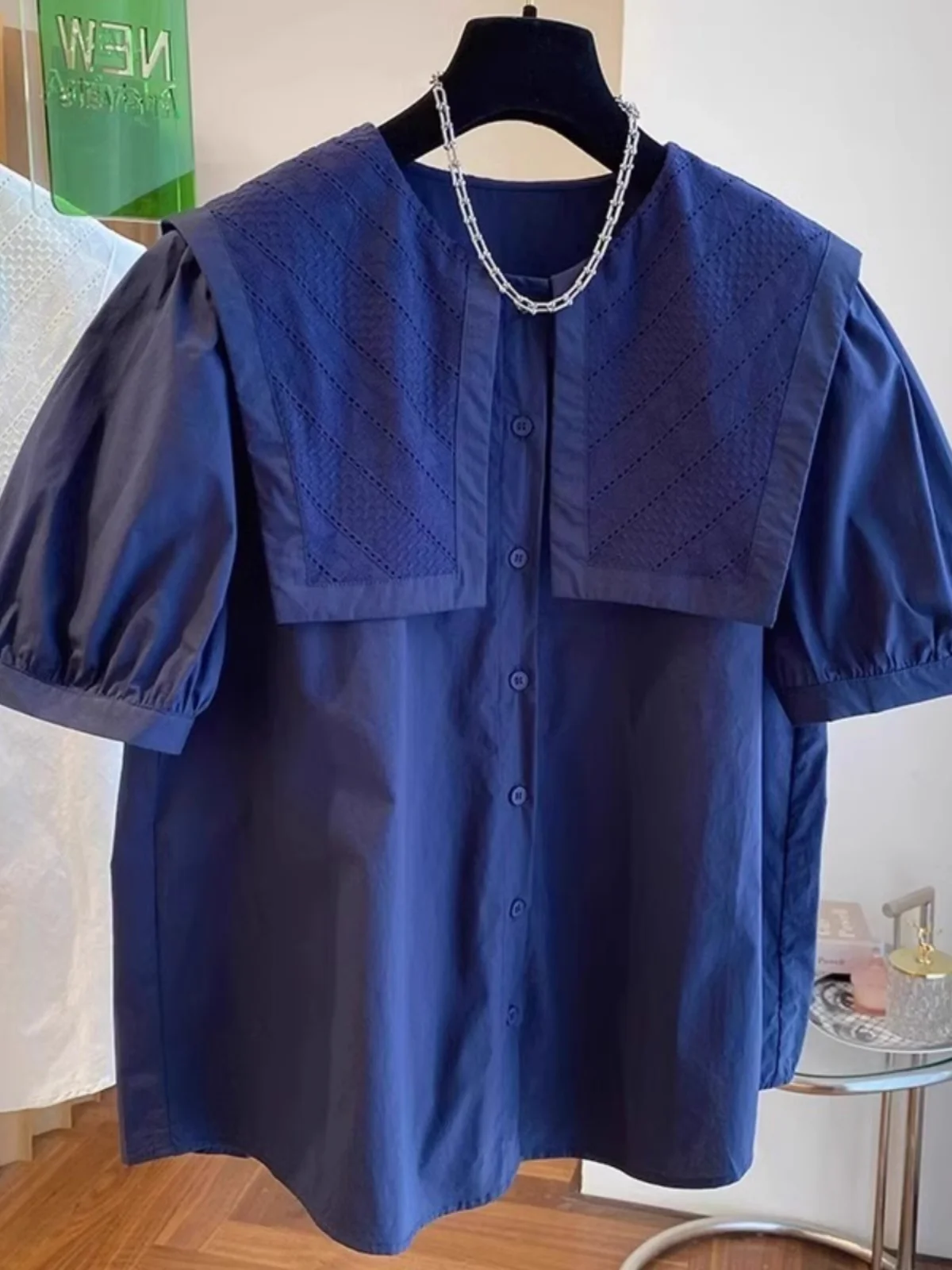 Extra Large 300 Pounds Navy Collar Bubble Sleeve Shirt Women Summer European Style Loose Belly Cover Fashionable Blouse
Extra Large 300 Pounds Navy Collar Bubble Sleeve Shirt Women Summer European Style Loose Belly Cover Fashionable Blouse