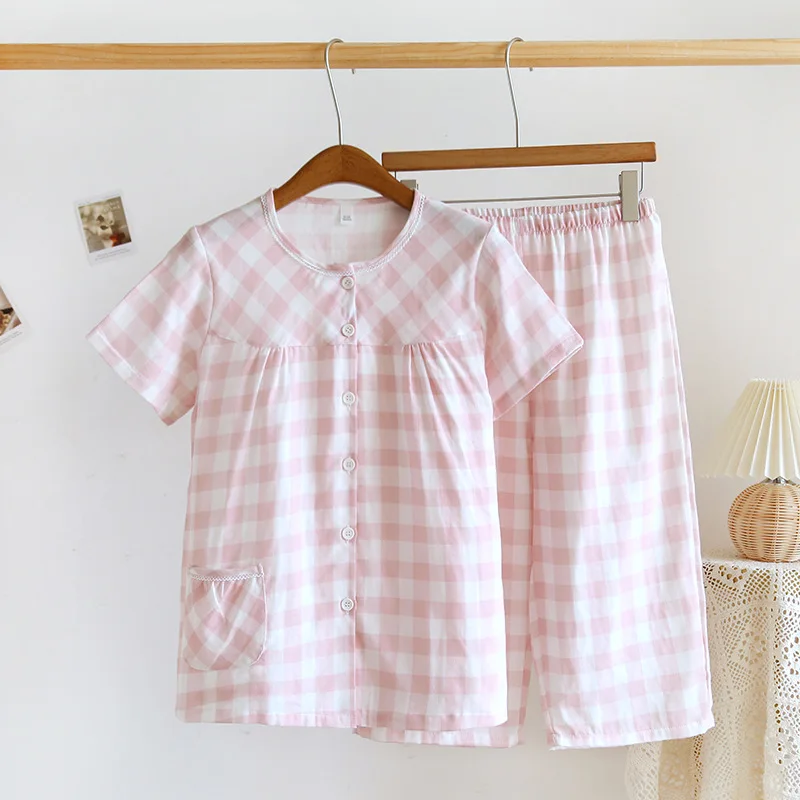 2025 Summer New Women's Pajamas Short Sleeve+Capris Two Piece Set of 100% Cotton Women's Round Neck Plaid Simple Homewear Set
2025 Summer New Women's Pajamas Short Sleeve+Capris Two Piece Set of 100% Cotton Women's Round Neck Plaid Simple Homewear Set