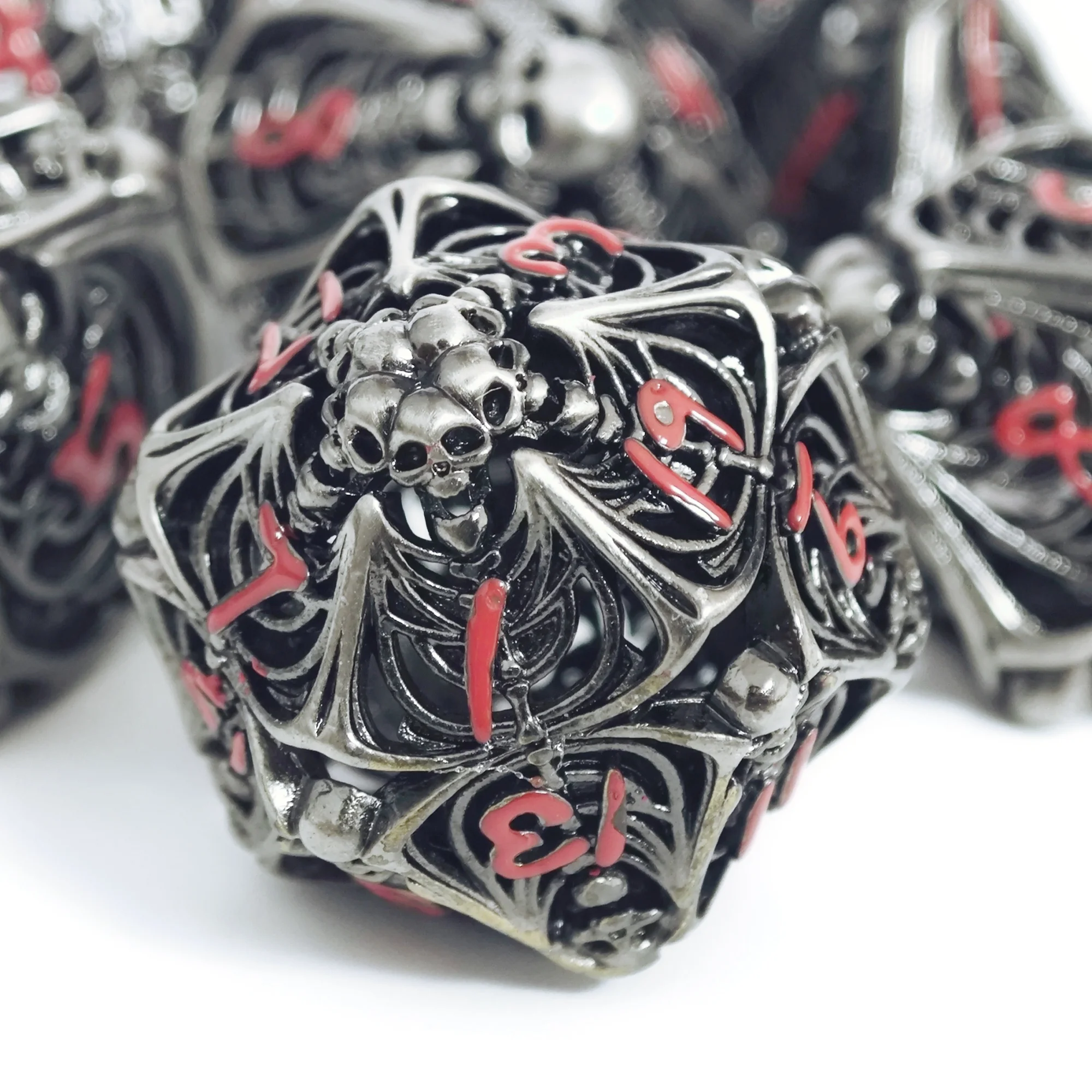 Hollow Metal Skeleton Zombies DND Dice Set 7pcs With Dice Box for TRPG Dungeon&Dragon Polyhedral Board Game Metal Dice DND Gift
Hollow Metal Skeleton Zombies DND Dice Set 7pcs With Dice Box for TRPG Dungeon&Dragon Polyhedral Board Game Metal Dice DND Gift