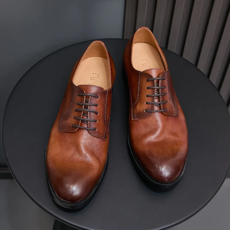 Soft Cowhide Mens Dress Shoes Luxury Handmade Fashion Italian Style 2026 Autumn Genuine Leather Business Social Shoes for Male
Soft Cowhide Mens Dress Shoes Luxury Handmade Fashion Italian Style 2026 Autumn Genuine Leather Business Social Shoes for Male