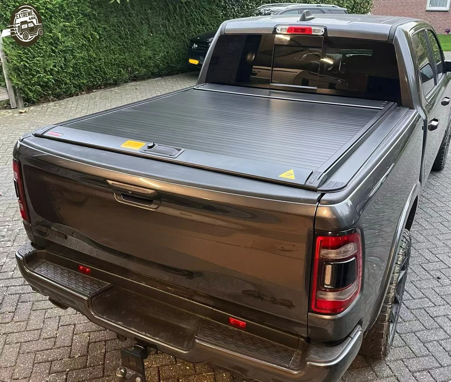 EXTREME Manual Retractable Aluminum Hard Rolling Tonneau Bed Cover for ram 1500 2500 2022-2025
EXTREME Manual Retractable Aluminum Hard Rolling Tonneau Bed Cover for ram 1500 2500 2022-2025