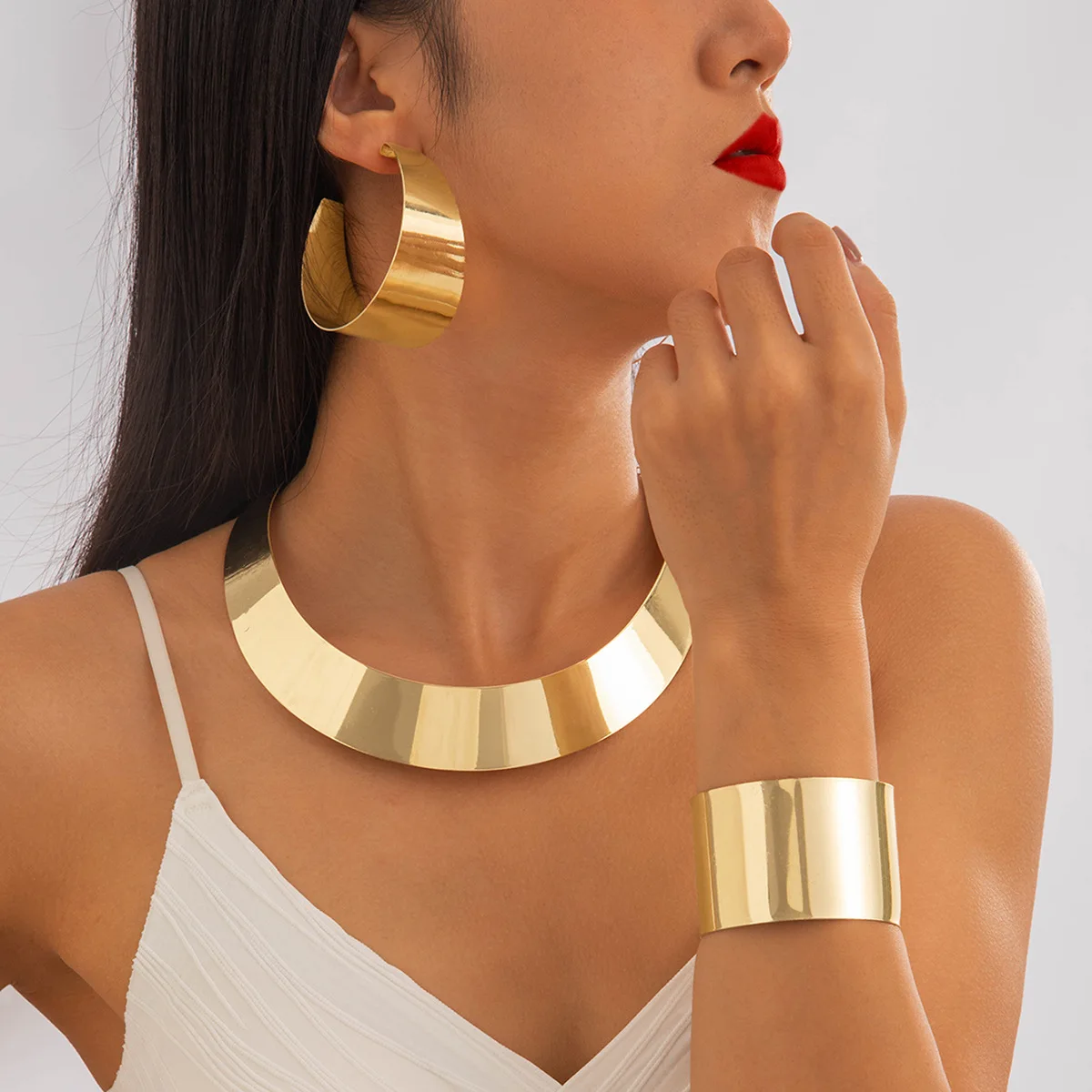 Jewelry Set for Women Lady 18K Gold Plated Luxury Design Big Necklace Earrings Bangle And Ring Full Set Anniversary Party Gift
Jewelry Set for Women Lady 18K Gold Plated Luxury Design Big Necklace Earrings Bangle And Ring Full Set Anniversary Party Gift
