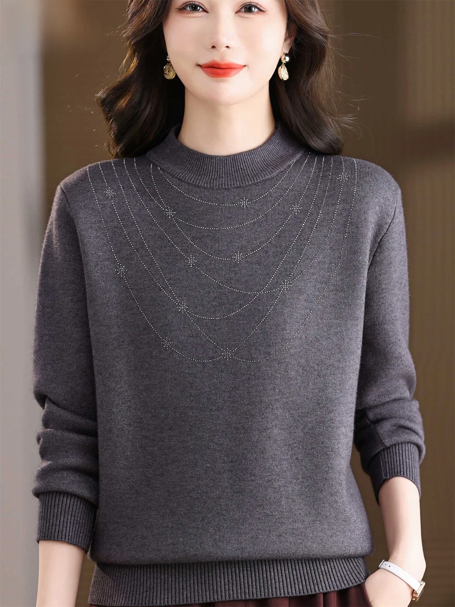 Warm Woolen Base Shirt for Middle-Aged And Elderly Women Diamond-Embellished Loose Fit Belly- Concealing Fashionable Knitwear
Warm Woolen Base Shirt for Middle-Aged And Elderly Women Diamond-Embellished Loose Fit Belly- Concealing Fashionable Knitwear
