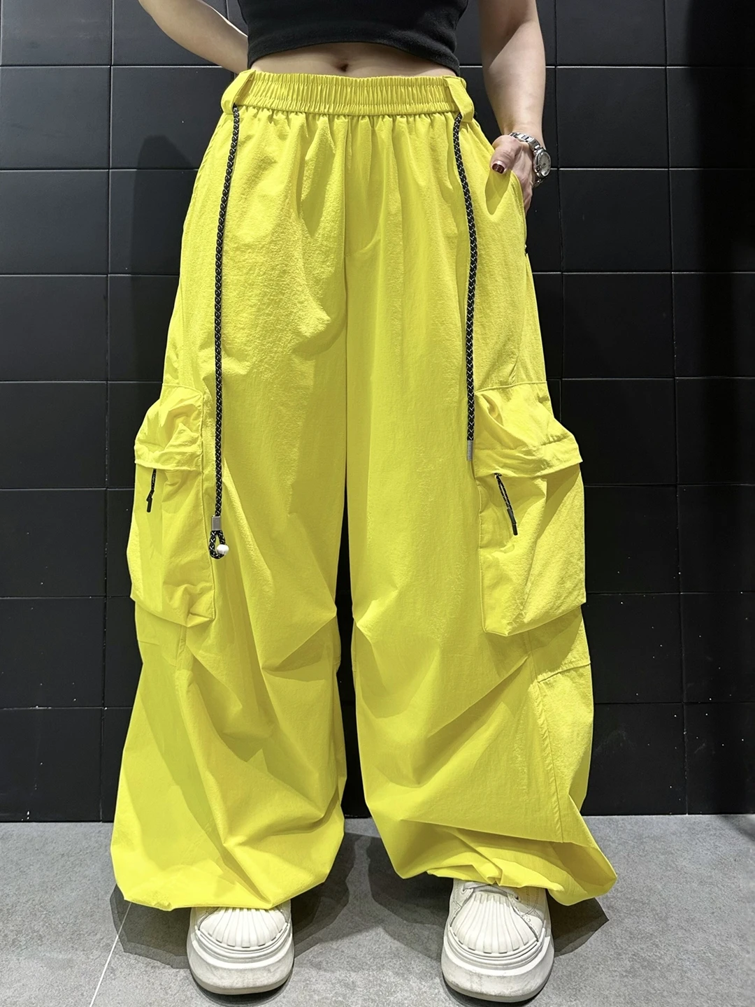 New Summer Quick Dry Pants Women Elastic Waist Workwear Trousers Multi Pocket Wide Leg Street Dance Casual Pants Cuffed Long ...
New Summer Quick Dry Pants Women Elastic Waist Workwear Trousers Multi Pocket Wide Leg Street Dance Casual Pants Cuffed Long ...