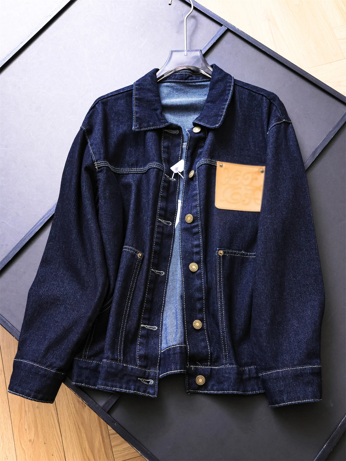 Retro Denim Blue Loose Casual Collar Jacket Long Sleeve Women's Jeans Outerwear B867 Fall New Style Versatile Casual Cotton
Retro Denim Blue Loose Casual Collar Jacket Long Sleeve Women's Jeans Outerwear B867 Fall New Style Versatile Casual Cotton