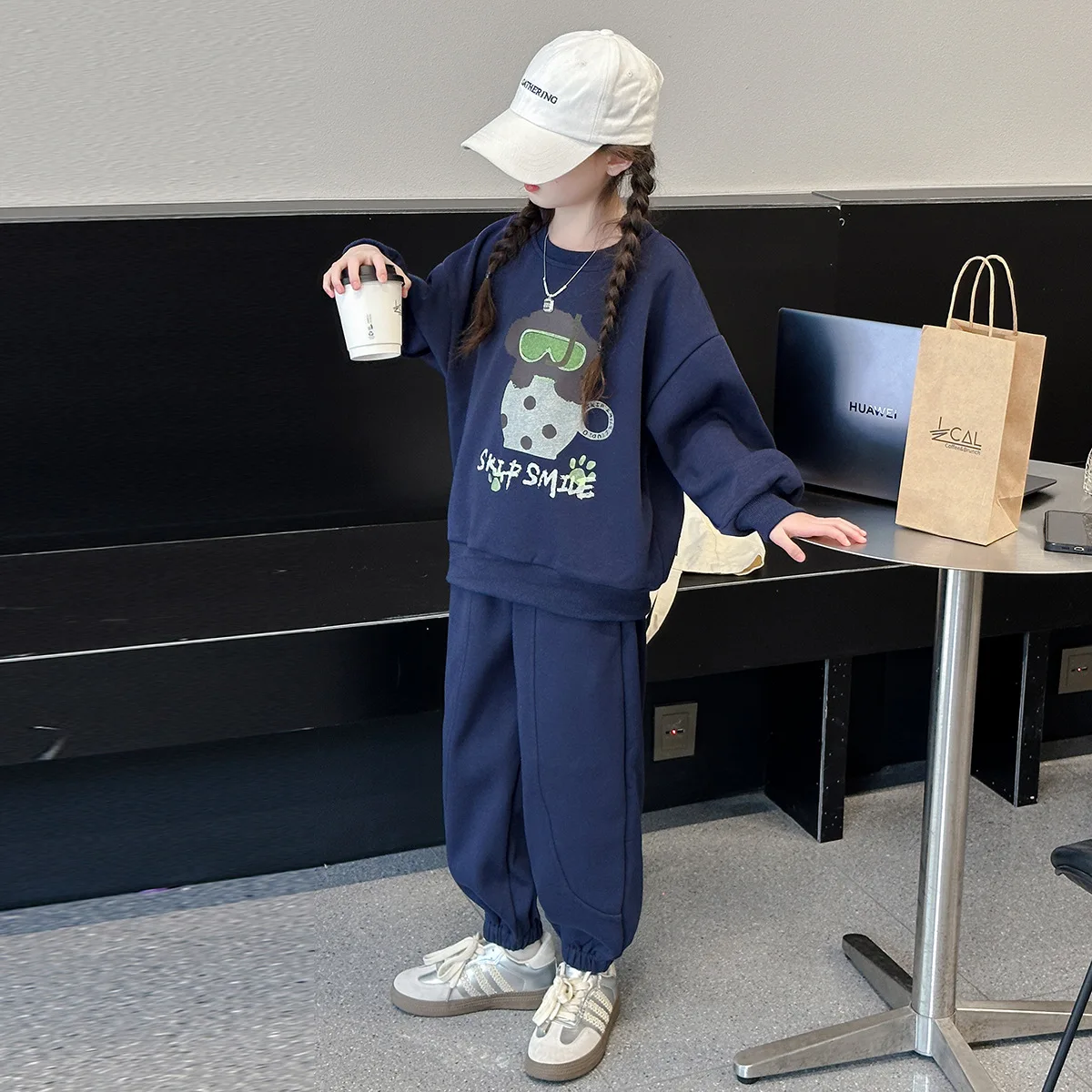 2024 Spring Autumn Junior Girl 2PCS Clothes Set Children Girl Cartoon Printed Sweatshirt+Sport Pants School Girls Tracksuit
2024 Spring Autumn Junior Girl 2PCS Clothes Set Children Girl Cartoon Printed Sweatshirt+Sport Pants School Girls Tracksuit