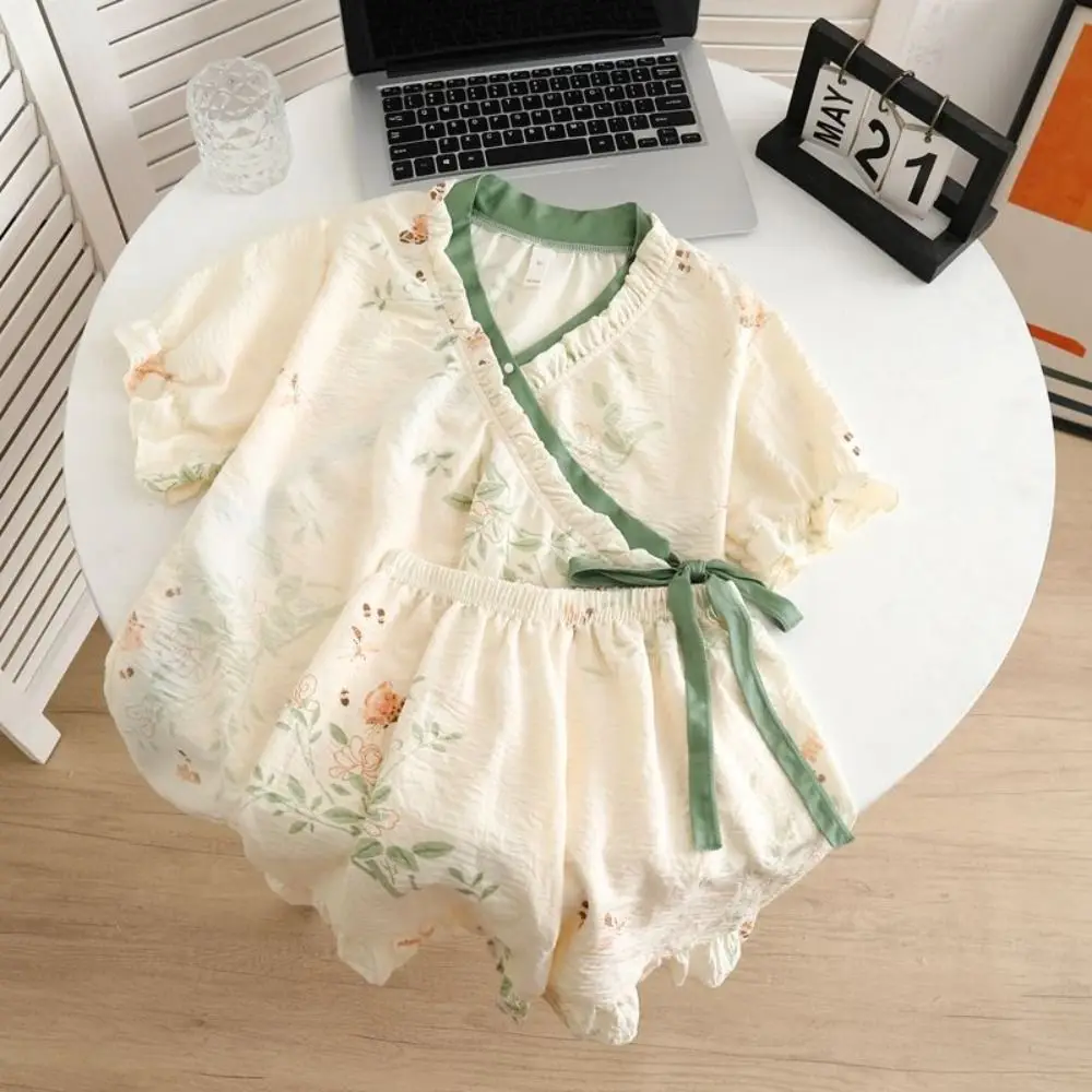 Новый пижамный костюм на шнуровке в китайском стиле с цветочным принтом и v-образным вырезом, шорты с рукавами, ночная рубашка, женская домашняя одежда, комплекты одежды из двух предметов для сна
Новый пижамный костюм на шнуровке в китайском стиле с цветочным принтом и v-образным вырезом, шорты с рукавами, ночная рубашка, женская домашняя одежда, комплекты одежды из двух предметов для сна