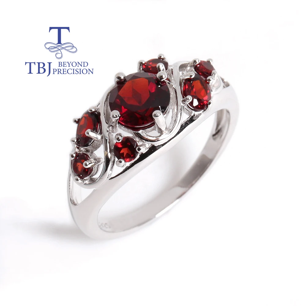 925 Sterling silver January birthstone natural Mozambique garnet ring for women Light luxury fine jewelry gift
925 Sterling silver January birthstone natural Mozambique garnet ring for women Light luxury fine jewelry gift