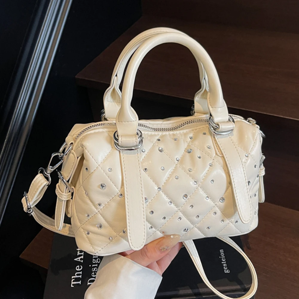 Light Luxury Rhinestone Women Handbags New Exquisite Fashion PU Leather Crossbody Bag Classic High Quality One Shoulder Pack
Light Luxury Rhinestone Women Handbags New Exquisite Fashion PU Leather Crossbody Bag Classic High Quality One Shoulder Pack