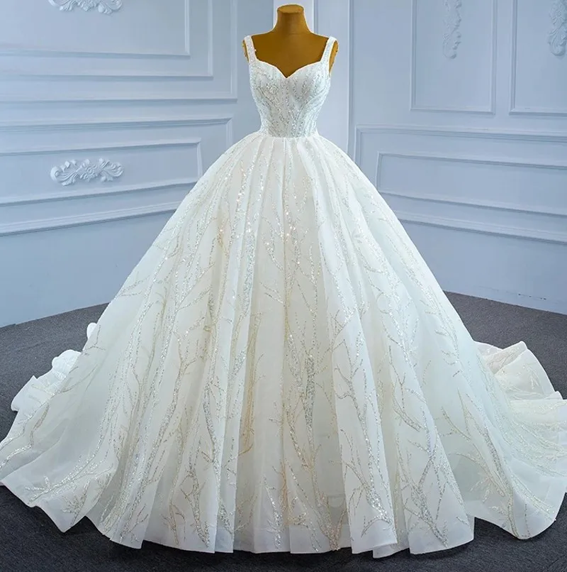 New Ball Gown Wedding Dress 2024 Straps Sleeveless Lace Sequins Long Formal Luxury Bride Gown Custom Made Vestidos De Novias
New Ball Gown Wedding Dress 2024 Straps Sleeveless Lace Sequins Long Formal Luxury Bride Gown Custom Made Vestidos De Novias